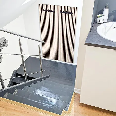 Apartment Alfa 3br 5 Beds Netflix Inet Ebk Wasen Nahe Daimler L Bathroom L Kitchen L Wifi & Smarttv L 3 5 Betten L Kueche L Duschbad Stuttgart