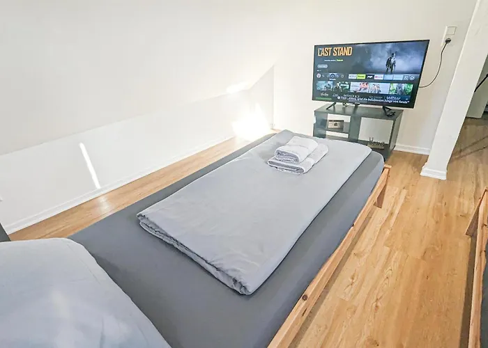 Alfa 3br 5 Beds Netflix Inet Ebk Wasen Nahe Daimler L Bathroom L Kitchen L Wifi & Smarttv L 3 5 Betten L Kueche L Duschbad דירה שטוטגרט