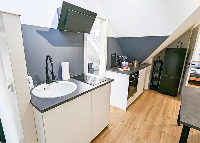 Alfa 3br 5 Beds Netflix Inet Ebk Wasen Nahe Daimler L Bathroom L Kitchen L Wifi & Smarttv L 3 5 Betten L Kueche L Duschbad שטוטגרט