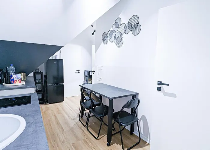 Alfa 3br 5 Beds Netflix Inet Ebk Wasen Nahe Daimler L Bathroom L Kitchen L Wifi & Smarttv L 3 5 Betten L Kueche L Duschbad *